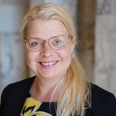 Kansanedustaja, oikeusministeri, varatuomari, member of parliament🇫🇮 Hevos-ja koiraharrastukset lähellä sydäntä.