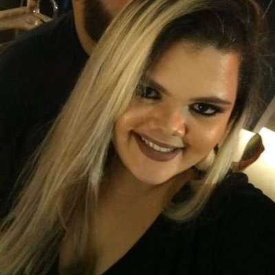 AnaJuliane11's profile picture. 