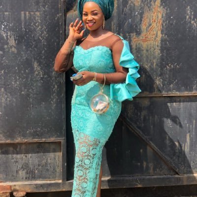 LabsCouture's profile picture. Your Favorite tailor❤️✂️