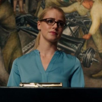 12MRewatchPod's profile picture. 