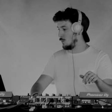 helloimjayvee's profile picture. Sevrian DJ, Sum Asso 92 // Insta: @heyitsjayveee