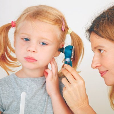 Los audífonos son una excelente solución no invasiva para la pérdida auditiva que ayudan a percibir mejor los sonidos.