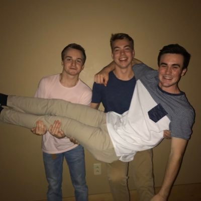AlexOuellette33's profile picture. UW Madison 2021 #Joshdidit