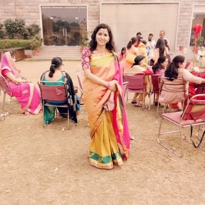 mepooja_dwi_tiw's profile picture. simple