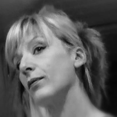 _Sandra_Martin's profile picture. #infi 💉suspendue,  à #moto ✌, il m arrive encore de rêver de paix et d amour.