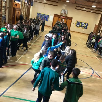 Craic agus Spraoi sa Roinn Gaeilge ag Coláiste Naomh Cillian! 📗📚📝💚☘️👫 Keep in touch with the fun goings on in the Irish Department at St Killian’s!