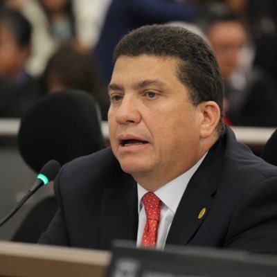 Abogado externadista especializado. Concejal de Bogotá por el partido Liberal Colombiano. Gracias por seguirme.