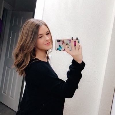 LyzaSzewczyk Profile Picture