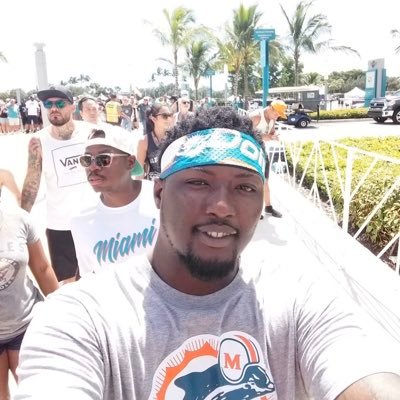 Die Hard Miami Dolphin fan 🐬and follower. Fins up!! Miami Heat🔥Miami Hurricanes 🙌🏿  Navy veteran VFA-195 . PS4  and PS5 Madden Gamer ,