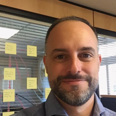 Ingeniero Informático por la UPM. Profesor de la ETS de Ingenieros Informáticos de la UPM