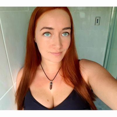 Ginger gal from London 🦊🖤