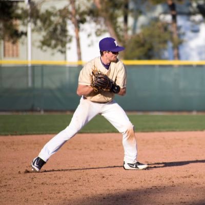 bsembs's profile picture. Knox ’20 || FIJI || Part time karaoke singer