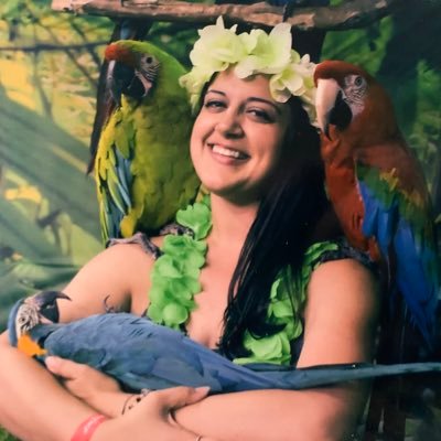 lmyroz's profile picture. Be free.