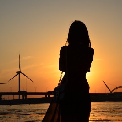 AmandaJ64872786's profile picture. welcome to the real world