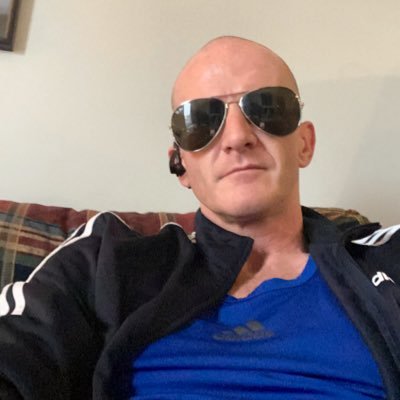 I’m laid back and just coming around Twitter to relax and meet some women. I’m 37, single,athletic, and don’t have kids. Feel free to shoot me a tweet.