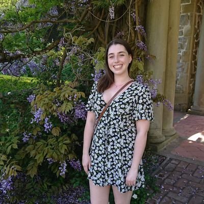 pizzasabrina's profile picture. i like cats and procrastinating my school work