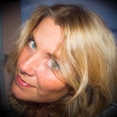 Marketing Specialist, Photographer, Dive Reporter, Working for Innovation Topics