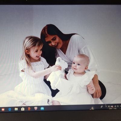 AMDecorating's profile picture. Husband, Father of 3 girls,keen golfer and commercial and domestic painter and decorator.