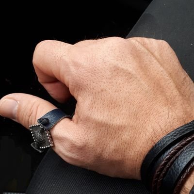 more_shades's profile picture. In pain I trust -sapiosexual- 🔛 ♂️🔞