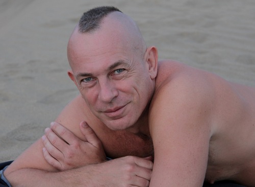 davidbrader's profile picture. Engineer, businessman, geek and naughty boy.

Previously of Ryde, Liverpool and Manchester; and often Playa Del Ingles, Ibiza and Heacham.