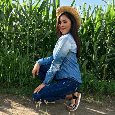 angevalentina12's profile picture. 👩‍🌾