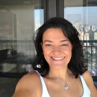 Psicóloga, especialista em humanos e carreiras.