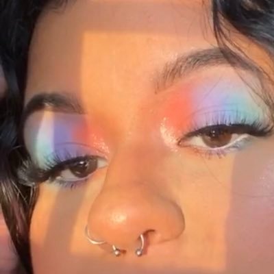 Born and Raised in NYC 🗽🌃💕 💄 makeup+art 🎨 instagram: @meowatchu4444