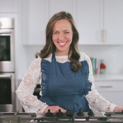 A clean eating blog dedicated to bring you clean eating recipes and natural lifestyle tips! I rarely tweet, but come party with me on Instagram!