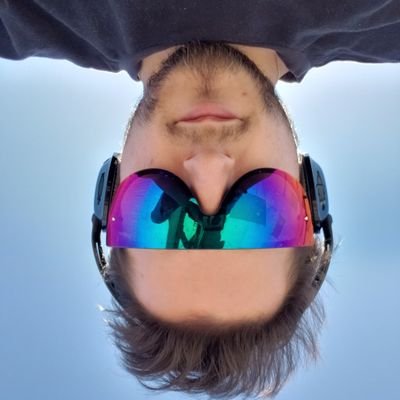 LoryCool's profile picture. 