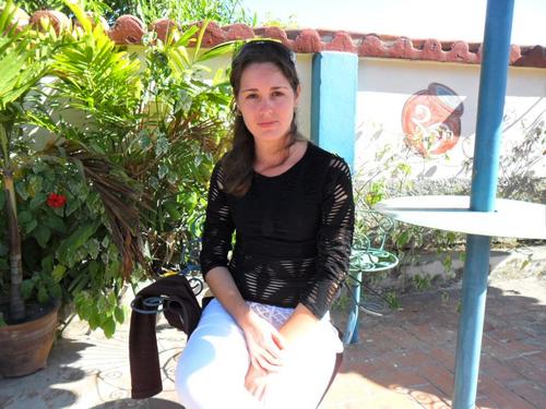 mi nombre es yailen diaz cardoso, vivo en florida, camaguey,cuba,soy periodista de radio florida,tengo 25 años