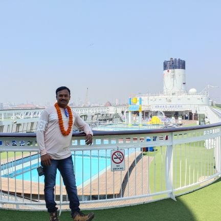 vinaykadolkar's profile picture. 