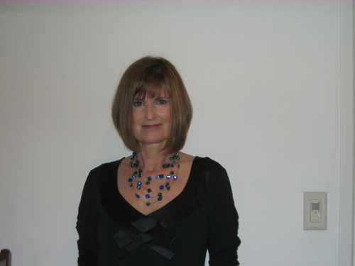Owner of Gracious Gems, a vintage and antique jewelry boutique.   http://t.co/sgcziBw0yV