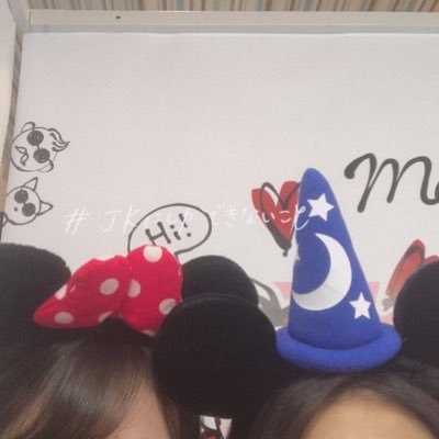 Y9DFfhJKuVwBJcr's profile picture. 