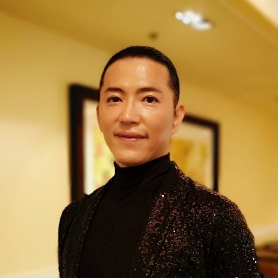 プロ社交ダンサー(スタジオは東京都八王子市)
元JCFラテンチャンピオン、ボールルーム現役A級☆
ウサギ、カメ、熱帯魚…生き物&ガジェット好きダンサーです☆