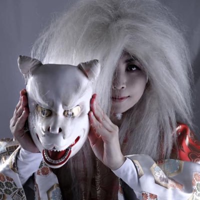 舞方も囃子方も全てこなす日本初の女性の専業神楽師です。厚木市無形民俗文化財指定/相模里神楽垣澤社中みずき会代表/教室運営・舞台出演をメインに活動中/NHK等のテレビ・CM出演/国立劇場・さいたま芸術劇場他/生徒募集中👩🎓お気軽にDMを📩 社中公式アカウントはこちら➡️ @kakizawa_kagura