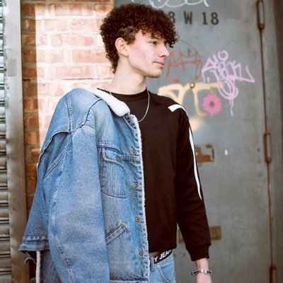 TommasoVato's profile picture. Artist, writer, journalist, musician, and athlete.