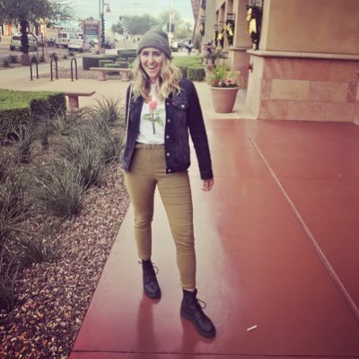 PaigeGarlick37's profile picture. Really weird