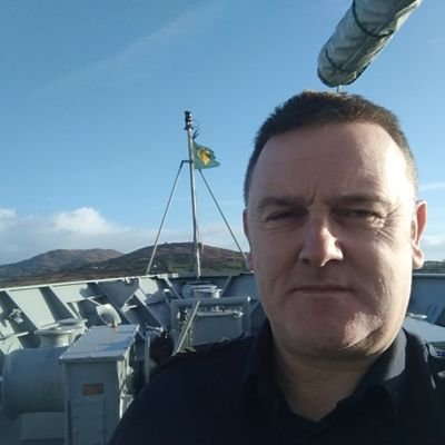 Irish/Munster rugby fan, Stand up paddling and Boardgaming, Beekeeping with also a hint of Kitesurfing. Employed in the Irish Navy. Views my own.