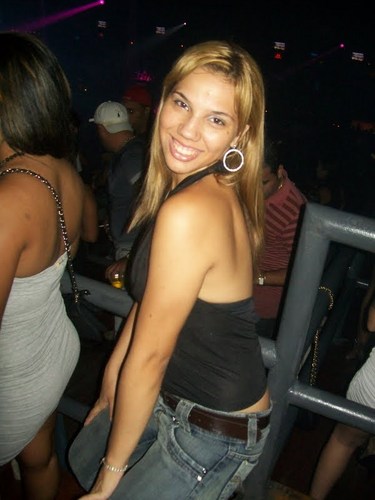 Mulher é mesmo interessante, mesmo brava é linda, mesmo alegre, chora; mesmo tímida, comemora; mesmo apaixonada, ignora; mesmo frágil é poderosa!