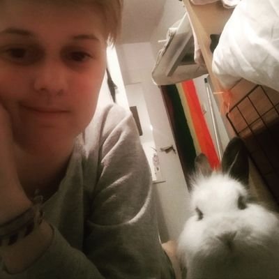 Petipingouin's profile picture. petit pin-gouin.e 🏳️‍🌈 
je parle tout le temps de mes plantes et de mes lapin désolé (je suis pas désolé en vrai)

ael/iel/yel ⚧ pv : @niaisrie