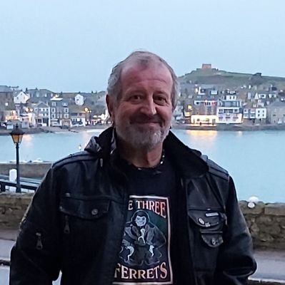 Hi, I'm Tony, very happily married to  my beautiful wife  @JuliaMaraGuest1 and living in Alderley Edge, Cheshire, UK. Follow-back guaranteed if you're for real!