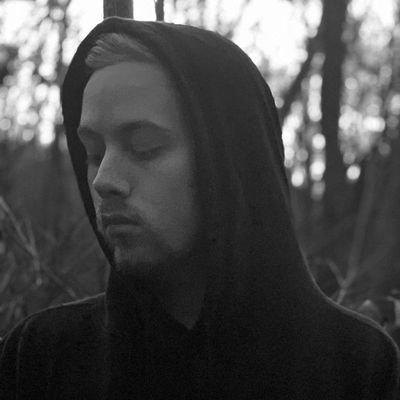 _EstroTV's profile picture. Use code RIB20 for 20% off your order with GLYTCH!