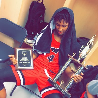 t_suggss's profile picture. lowlife 🎈 rip auntie 💓 6’2 185lbs WR/ PG