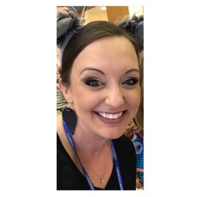 ReadingMrsR's profile picture. Wife 💍 Momma 💖 K-5 Reading Teacher 📚