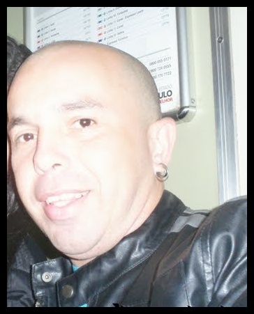 eu sou Uma pessoa de bem com a vida que a cima de TUDO, confia muito em DEUS.