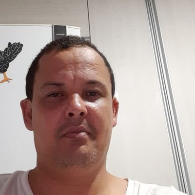 anti esquerda,conservador raiz,Deus acima de tudo sempre.