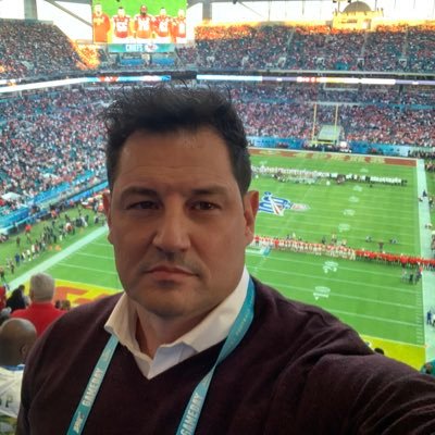 Narrador (Broadcaster) Miami Marlins/Presentador de noticias/Sports licenciado en cultura física y comunicador. IG: jlnapoles / Facebook: José Luis Nápoles