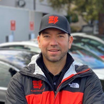 Founder, @joy_electric. Co-Founder, @TeslaOwnersNBay. Former Marketing Exec turned Tesla customer experience & detailing expert. $TSLA Investor, owner #FSD user