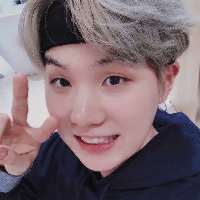 uItseong's profile picture. boys be like “you’re mine”, first of all i’m in debt. i belong to tom nook