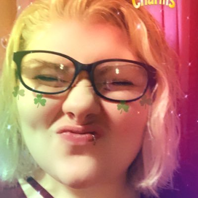 ReaderThings's profile picture. I’m a mom of three little girls 👧🏻👧🏻👶🏻and i loves reading 📖 and make up! And sometimes I upload videos to my YouTube channel. 🤷🏻‍♀️